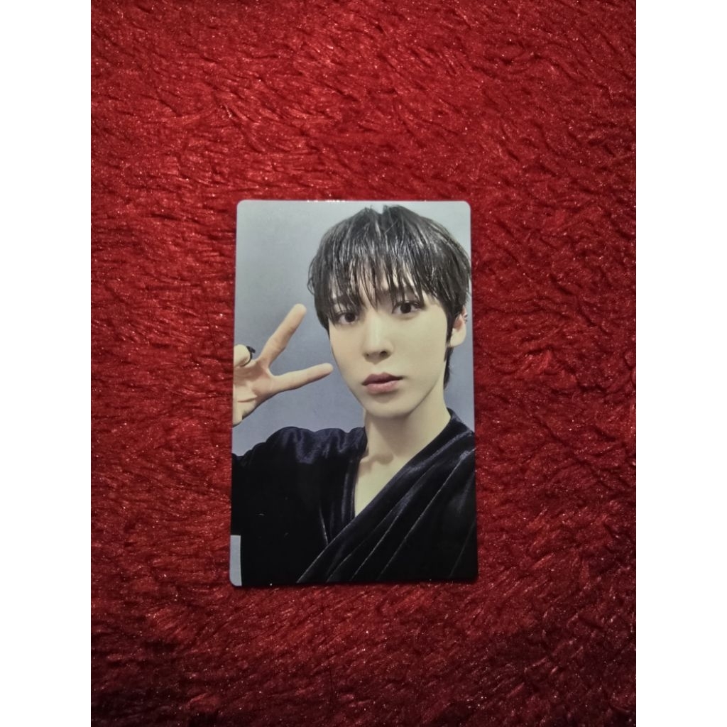 Official photocard Ateez Jeong Yunho Album Birthday (Standard)