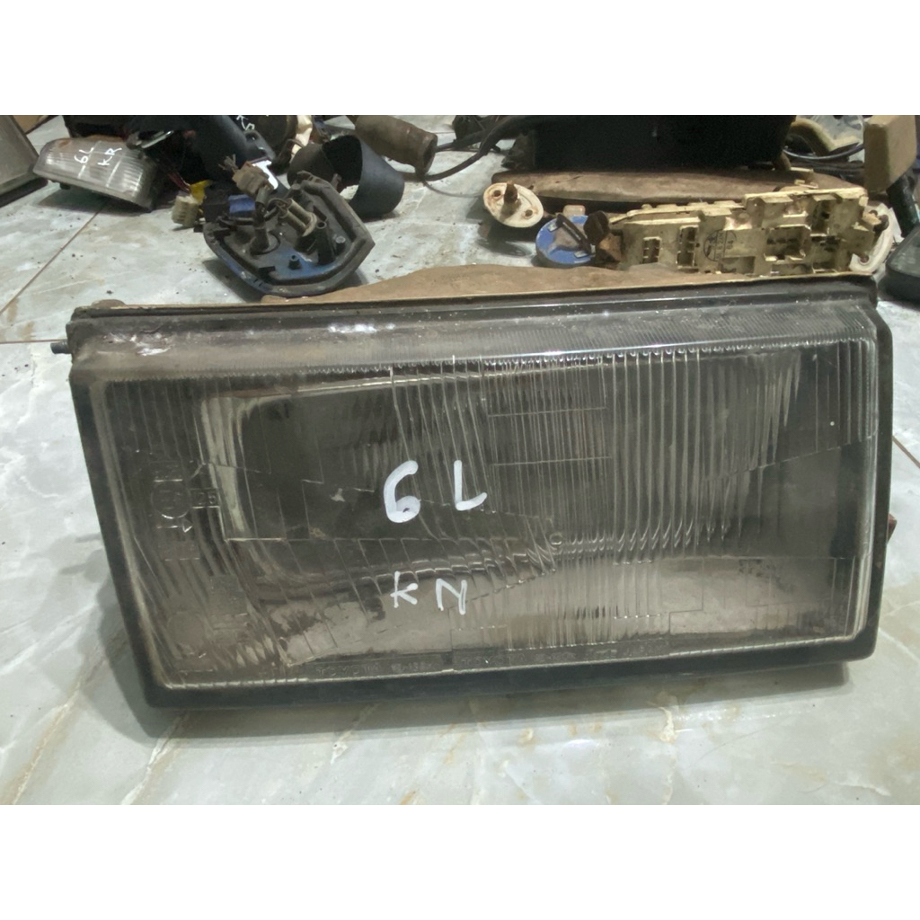 HEAD LAMP COROLLA GL SE SALOON