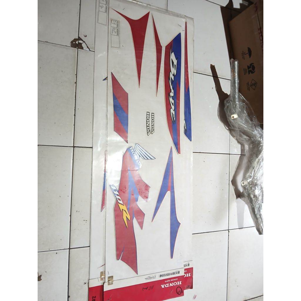 871X0 KWB 920ZFL STRIPING COVER BODY HONDA BLADE 110 CHAMPION BLUE KIRI ORIGINAL