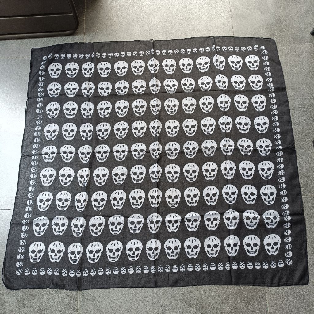 Bandana syal scarf motif tengkorak skull