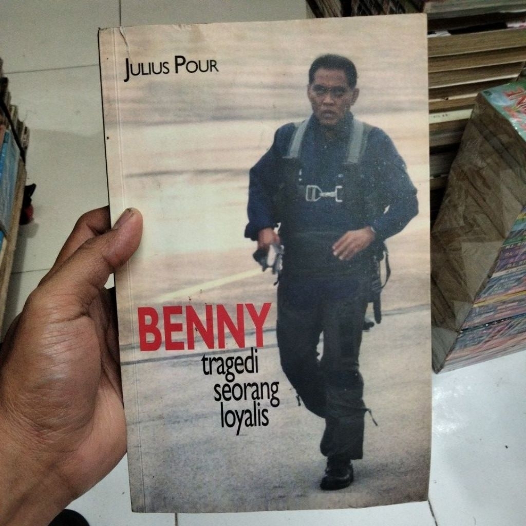 Benny Tragedi seorang loyalis Julius pour