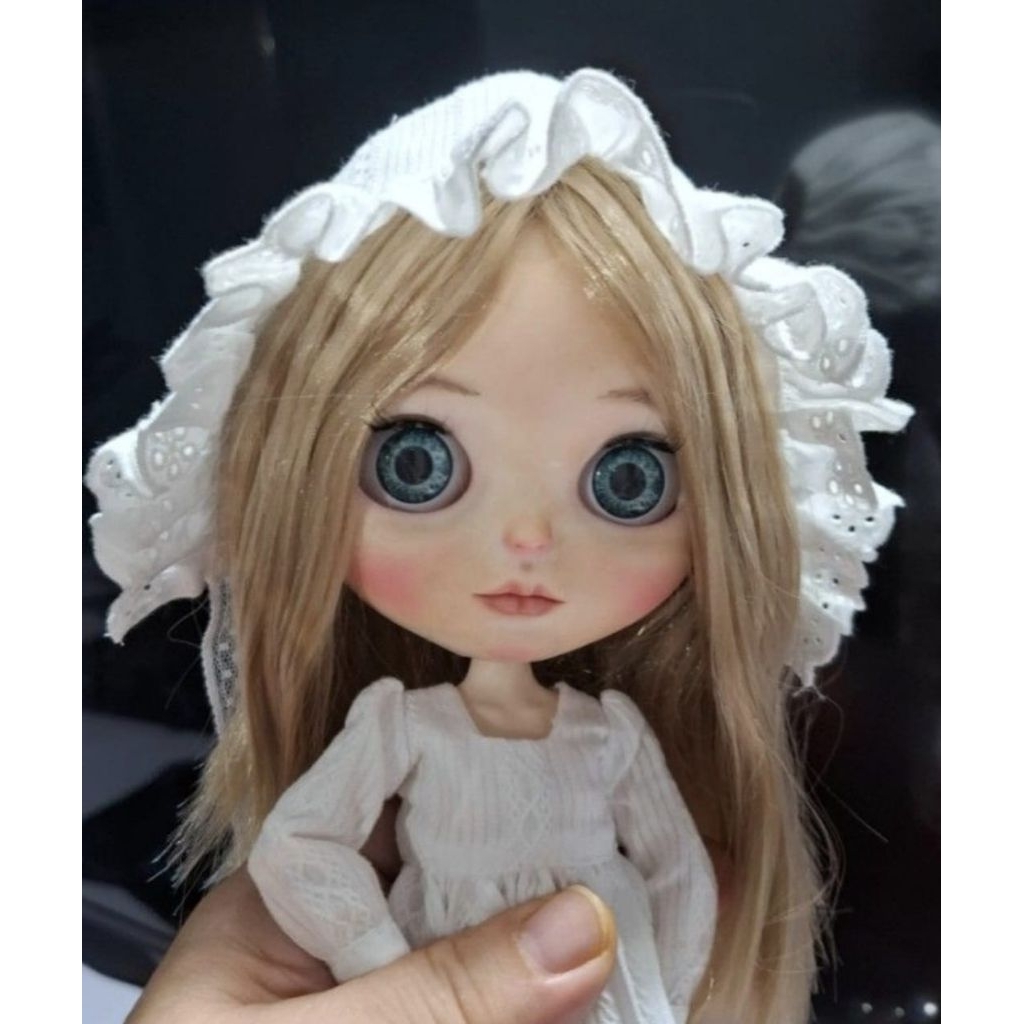 BLYTHE DOLL