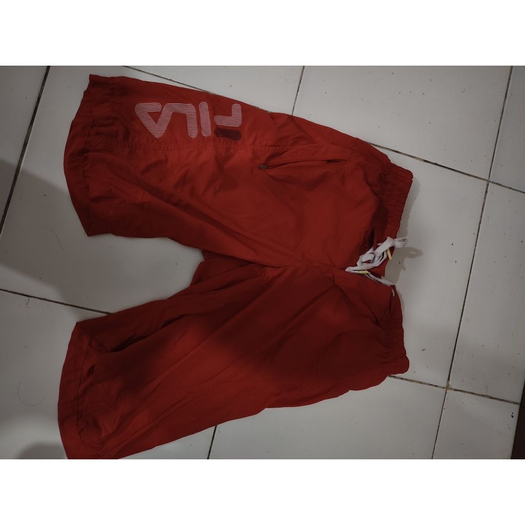 celana fila warna merah tag tebal preloved second.
