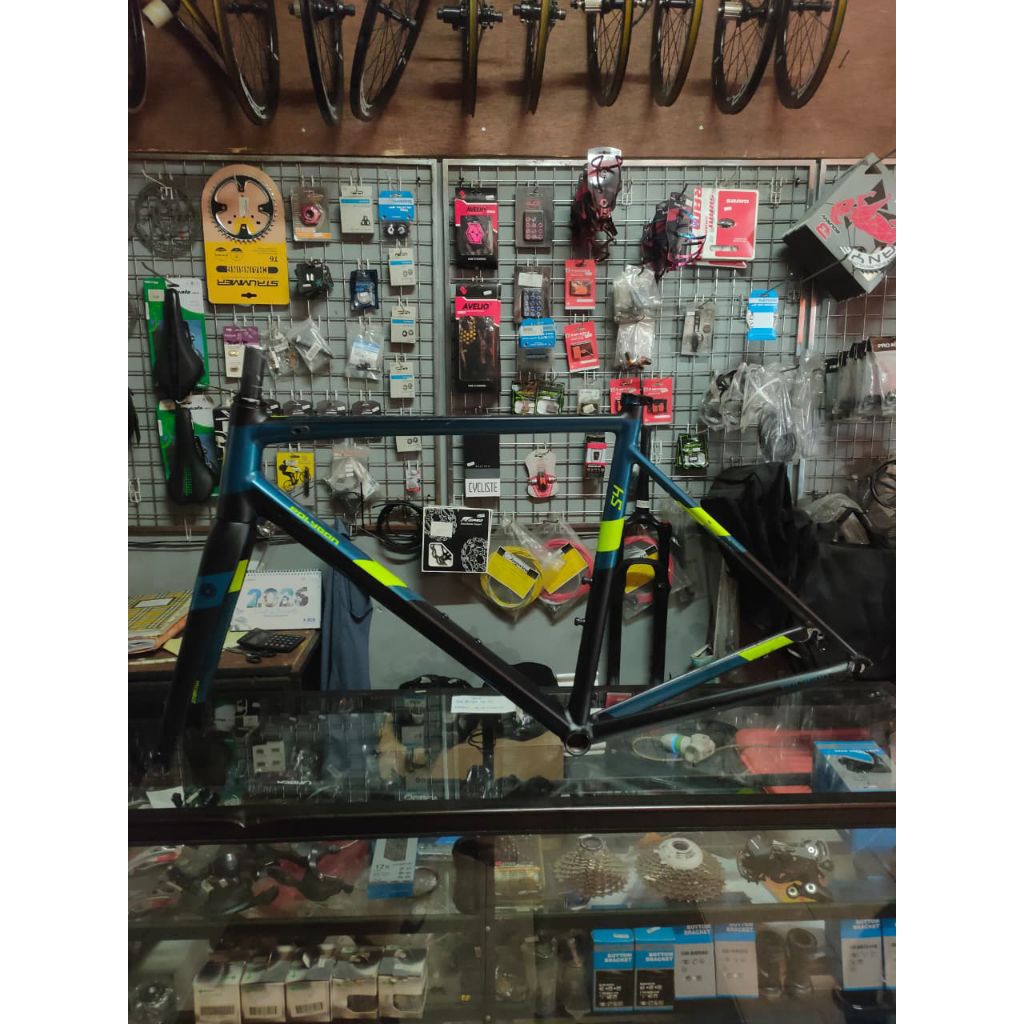 frame Roadbike Polygon strattos S4