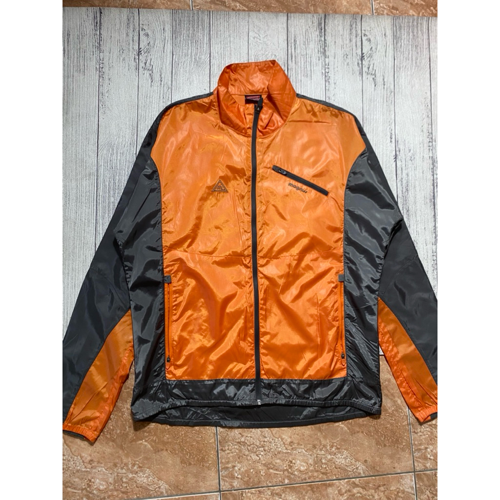 Windbreaker Magnus Outdoor Hiking Motoran Jaket Sport Pria Wanita Orange Hitam