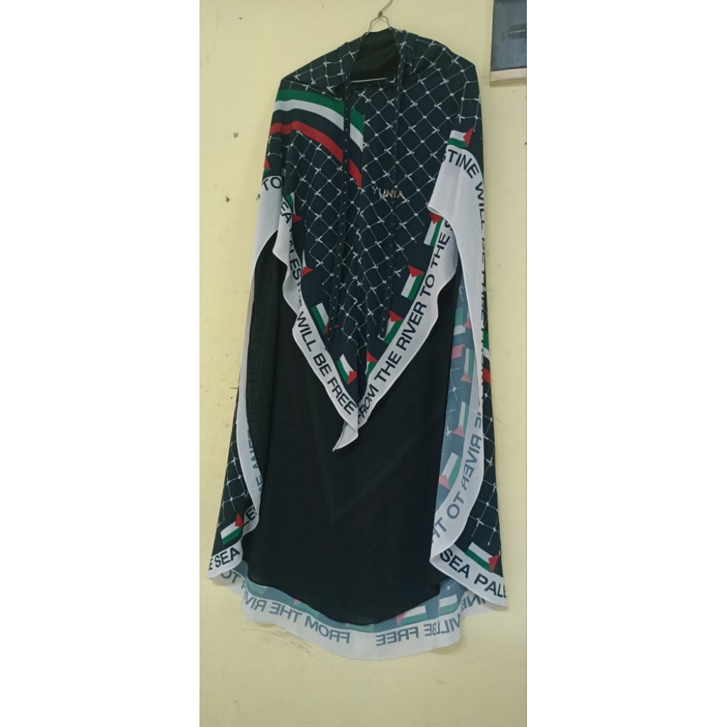 preloved Khimar non pad by yunia syari with Swarovski