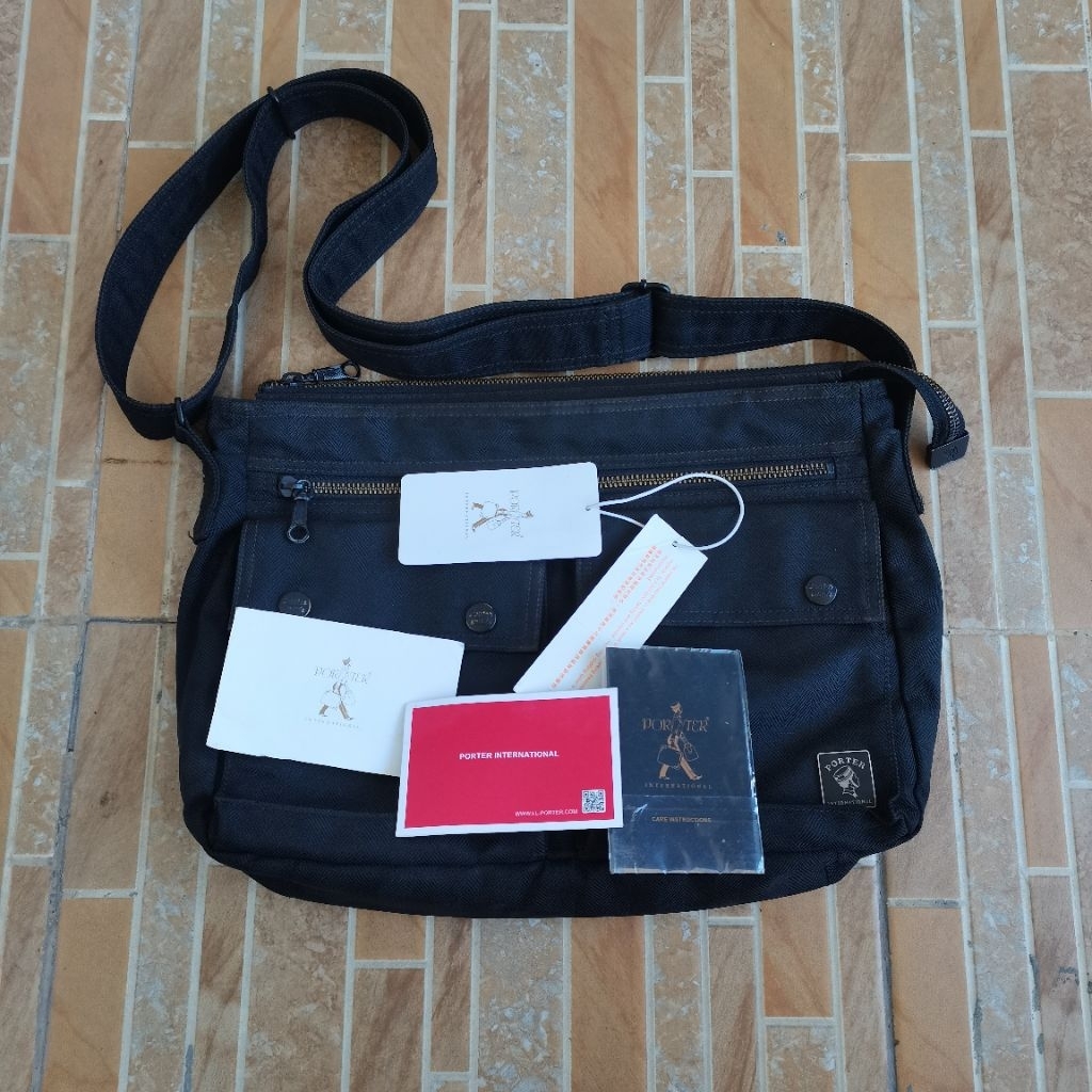1450. SLEMPANG PORTER INTERNASIONAL WARNA HITAM PRELOVED