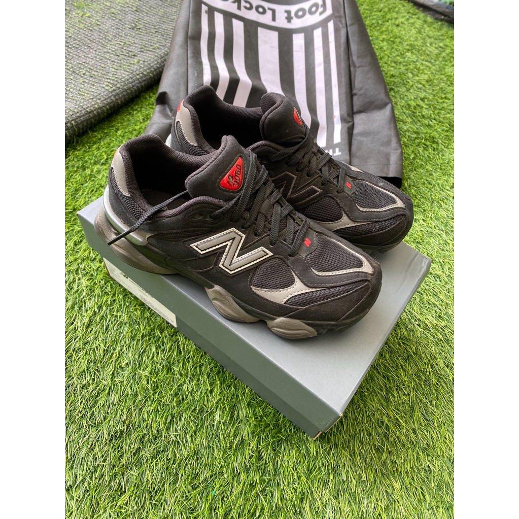 Sepatu 9060 Size 40/25cm Made in Vietnam Second Like New Bandung