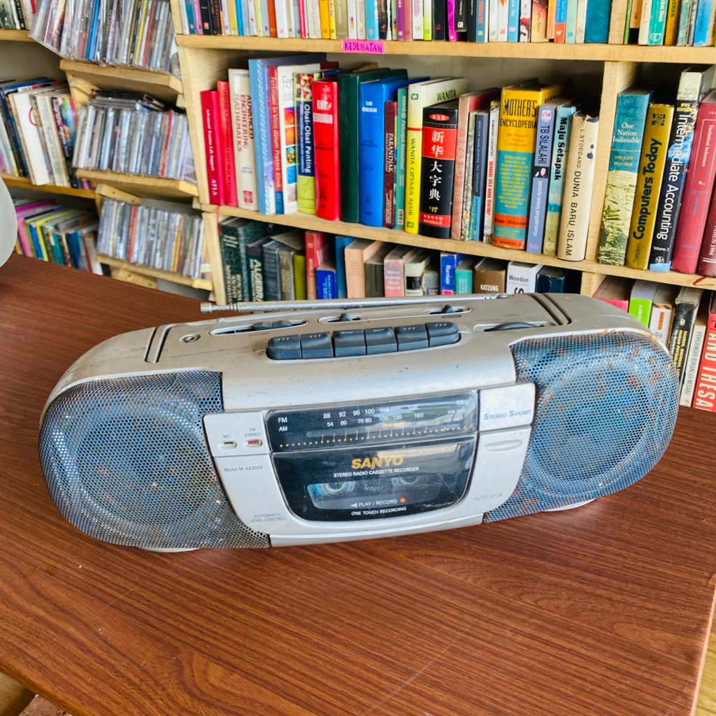 Radio Kaset Portable Sanyo M-X220DF Stereo Radio Cassette Recorder Vintage