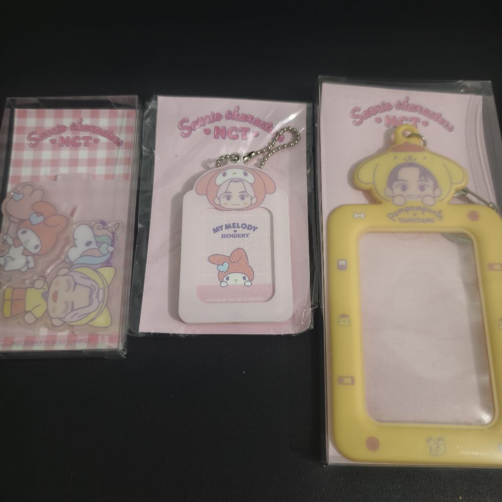 [PRELOVED] MELODY STAND AKRILIK/ACRYLIC MINI PHOTO HOLDER/CARD HOLDER PHOTOCARD SANRIO WAYV NCT