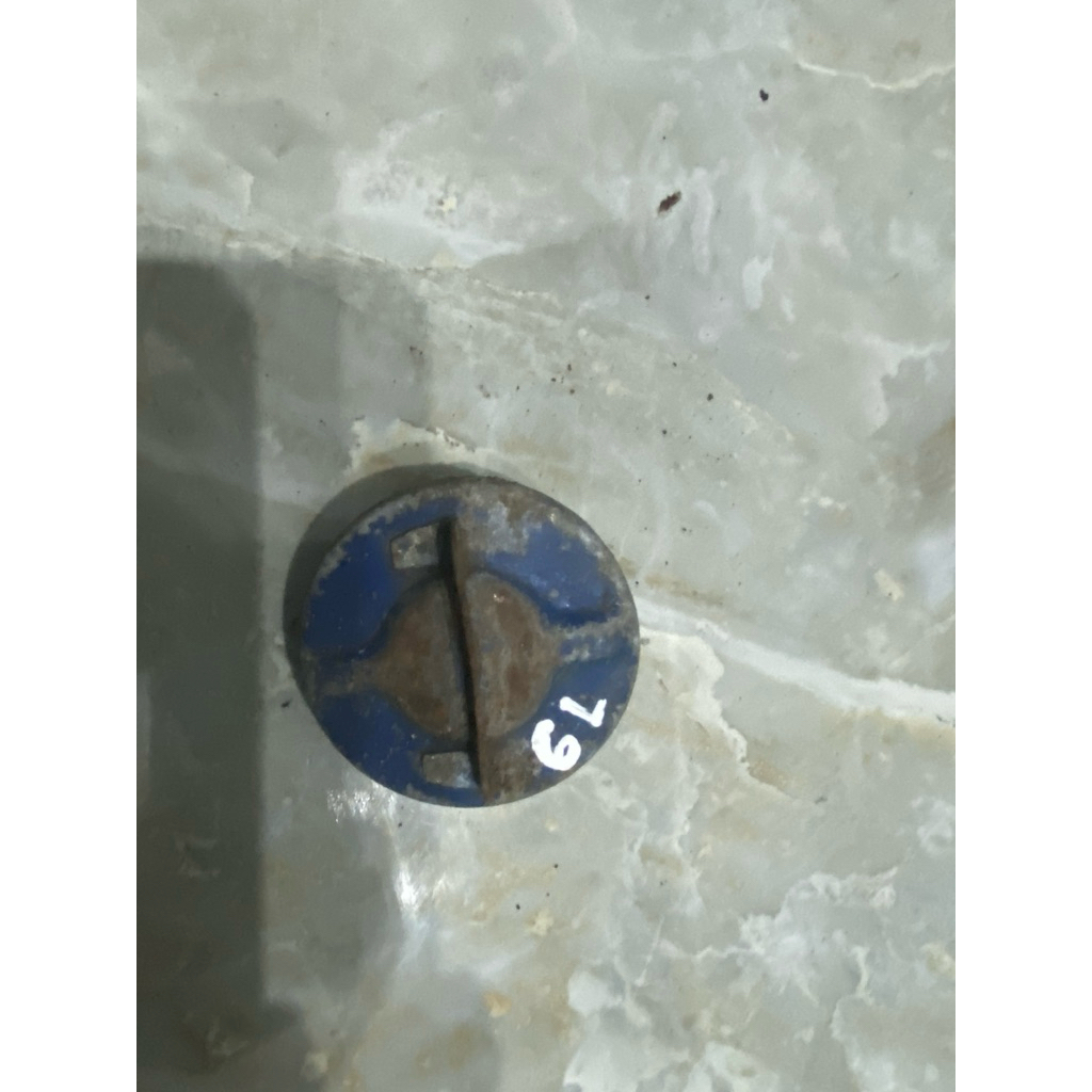 TUTUP BENSI COROLLA GL SE SALOON