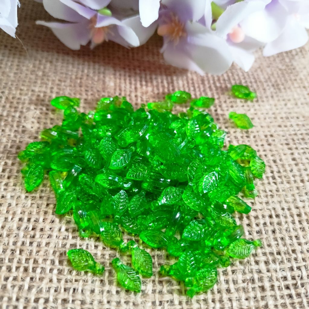 ( Batam) Manik Daun Emas / Manik Daun Metalik / Manik Daun Kecil