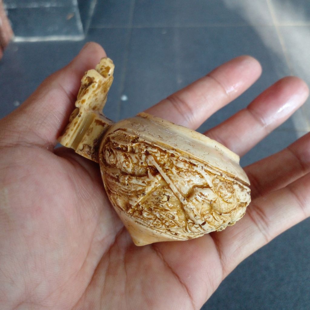 Cepuk wadah pakan burung motif vintage