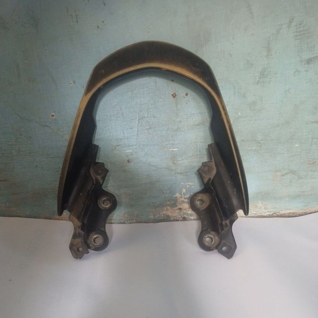 Behel Belakang CB150R Old