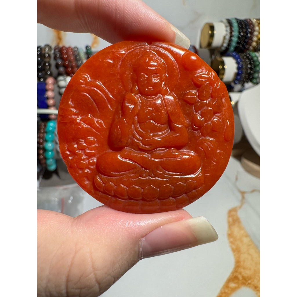 Liontin Giok Merah Buddha