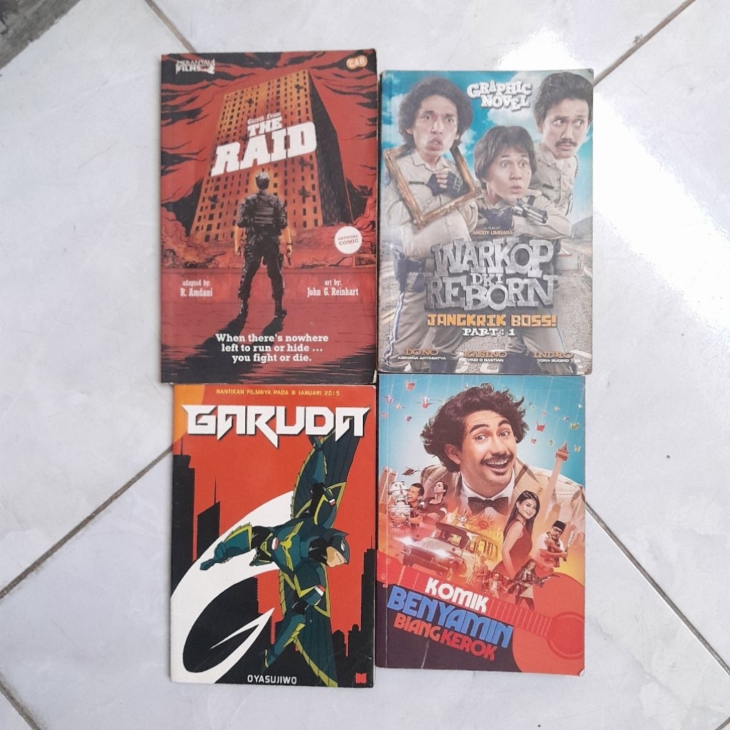 Sepaket Buku Novel Grafis