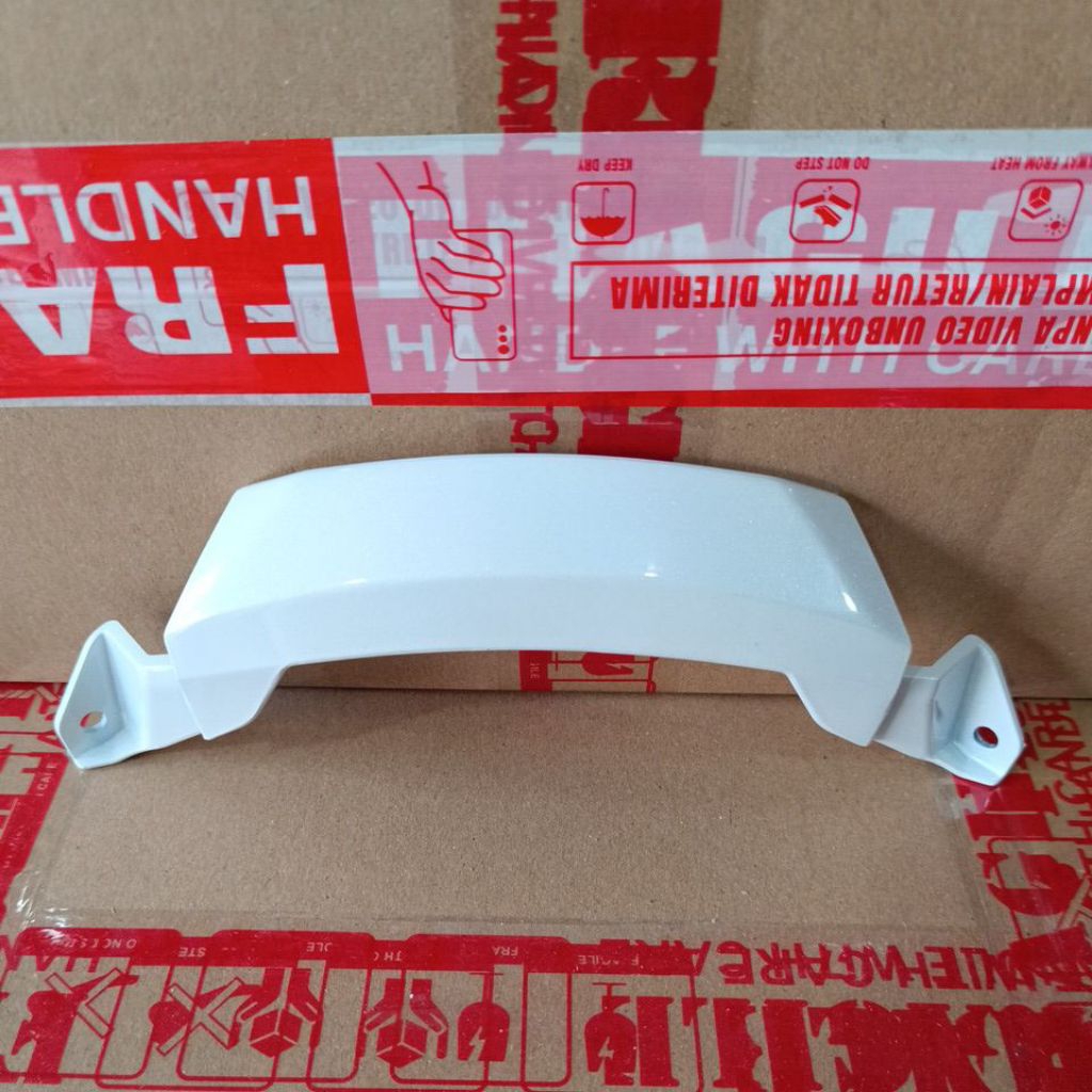 Cover Front Center Dek Dagu Bawah Lampu PCX 160 K1ZV Putih Original