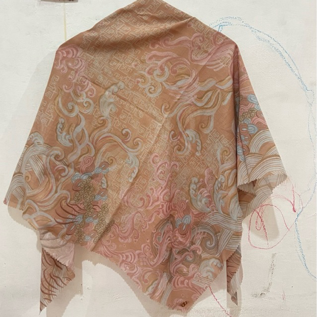 [preloved] BS Buttonscarves The Wave Voal Square - Peach