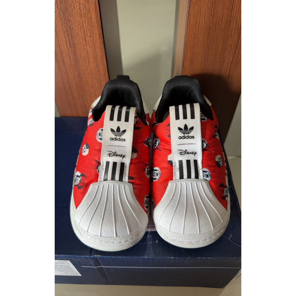 Adidas Superstar x Disney