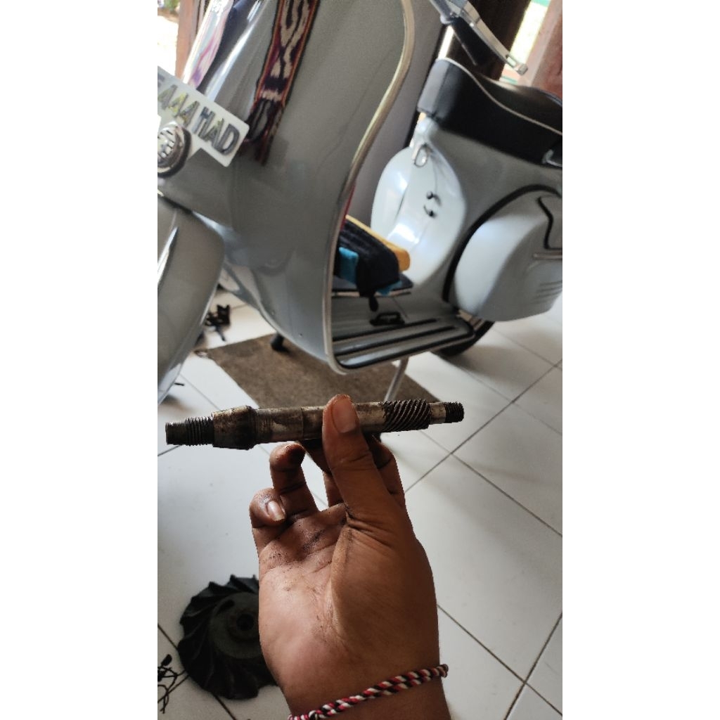 As depan Vespa Super/Sprint , baut 22