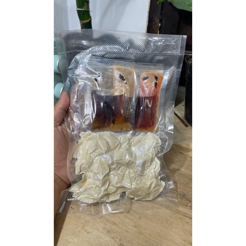pangsit//rebus//halal