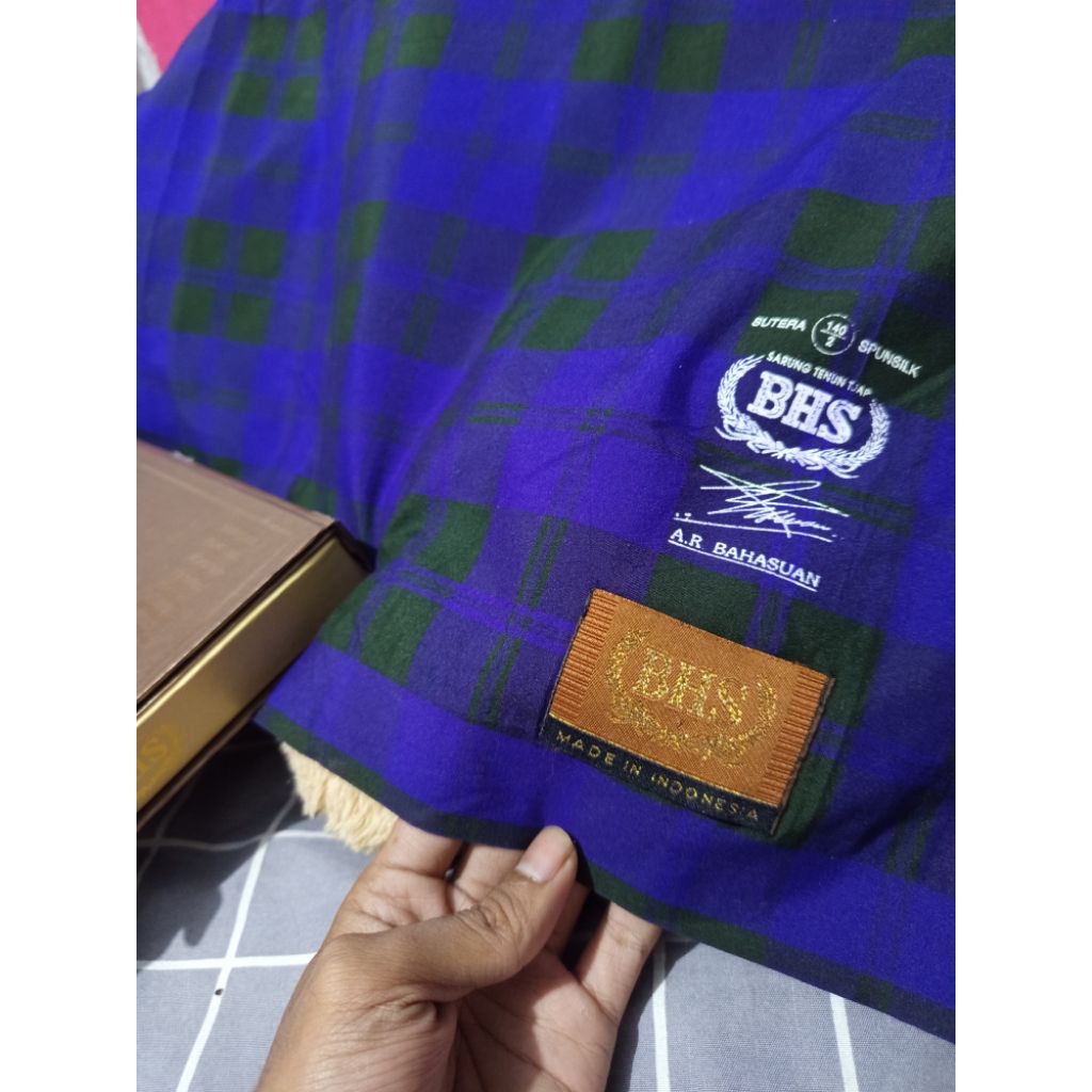 sarung BHS full sutra type kdt olive tua kotak kecil