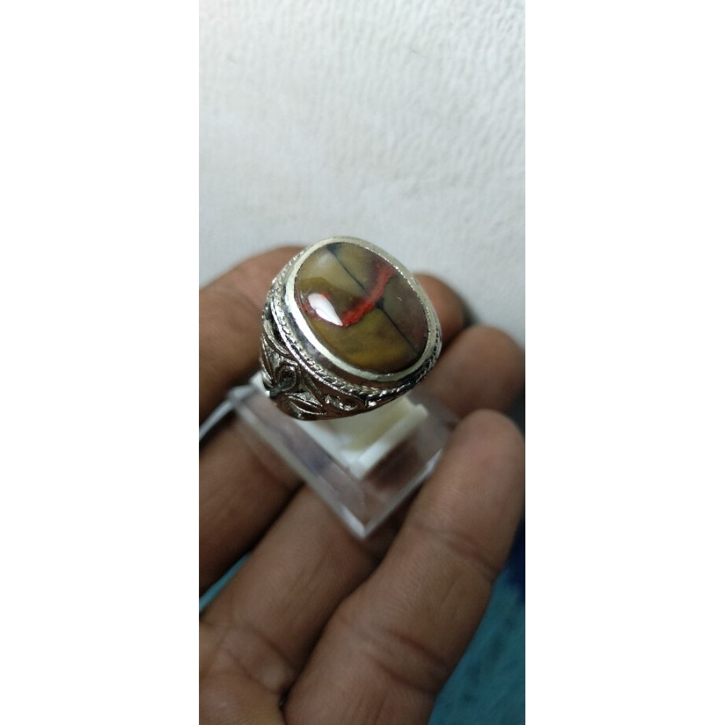 Cincin unik pancawarna tapak jalak