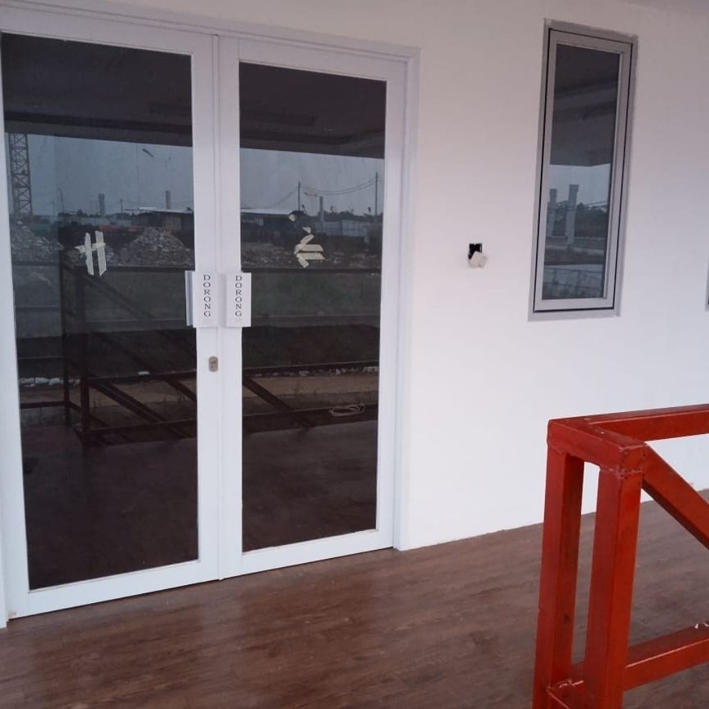 pintu utama double swing aluminium