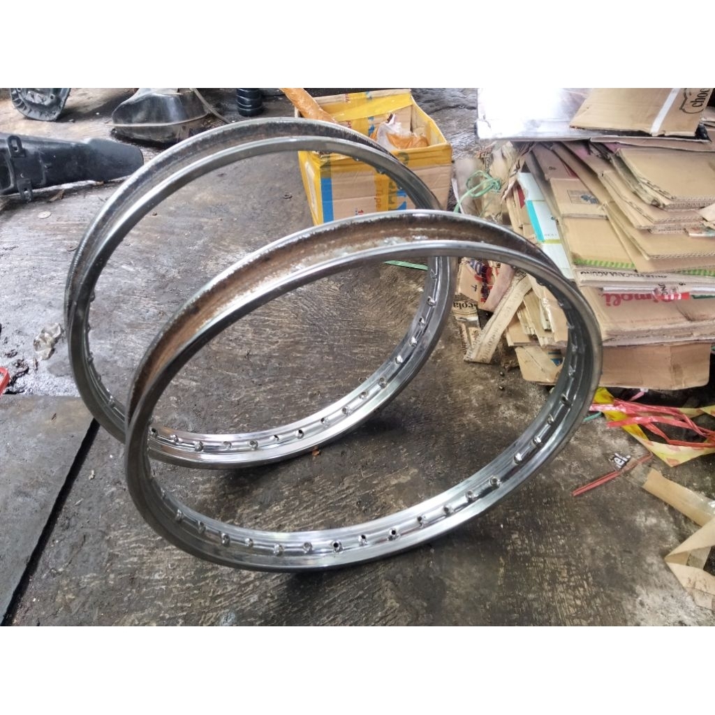 Velg besi/standart ori gl max/pro ring 18 original copotan