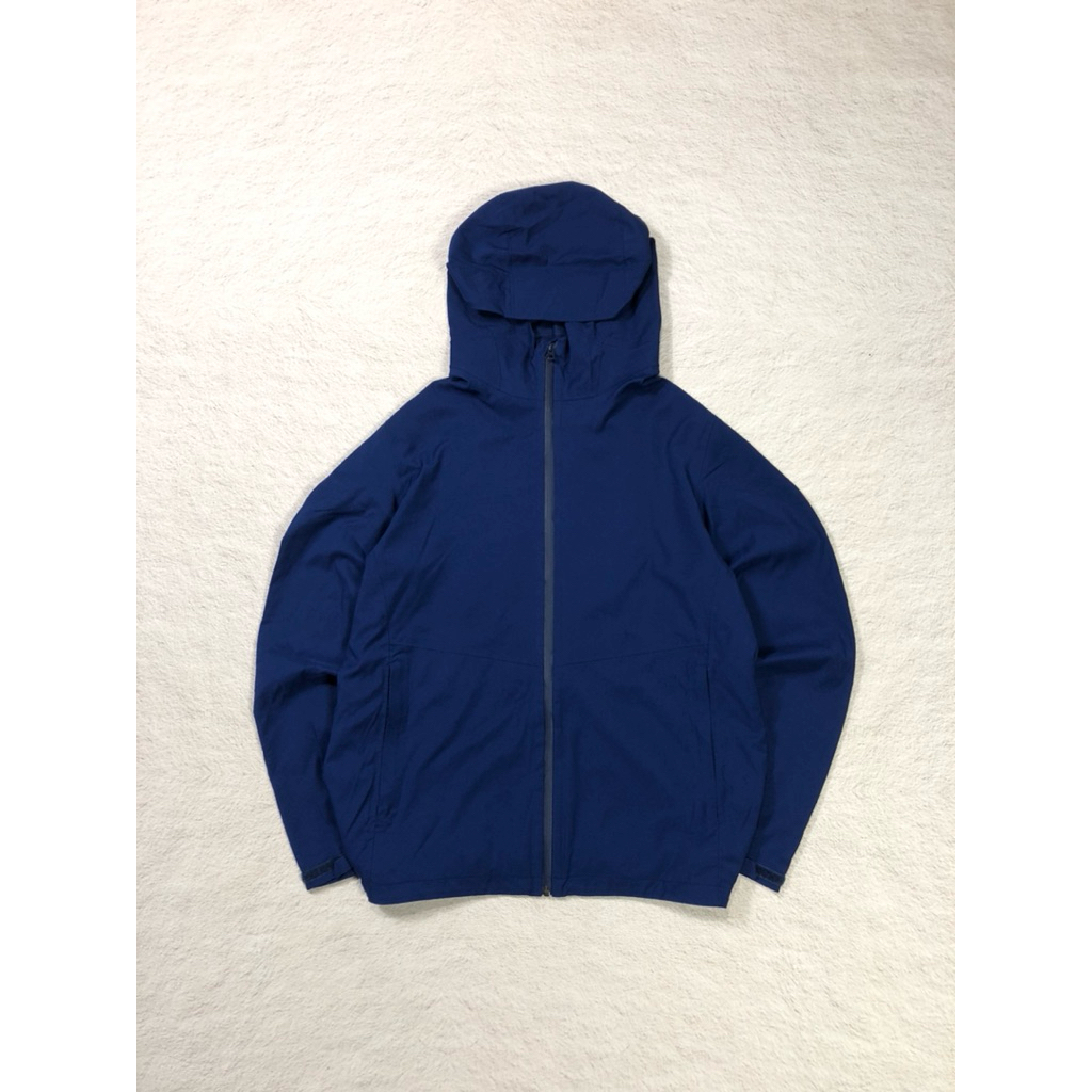 uniklo block tech jacket