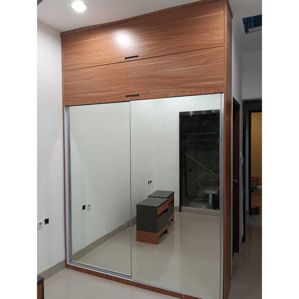 Lemari Pakaian Kaca Custom HPL Multiplek Sidoarjo