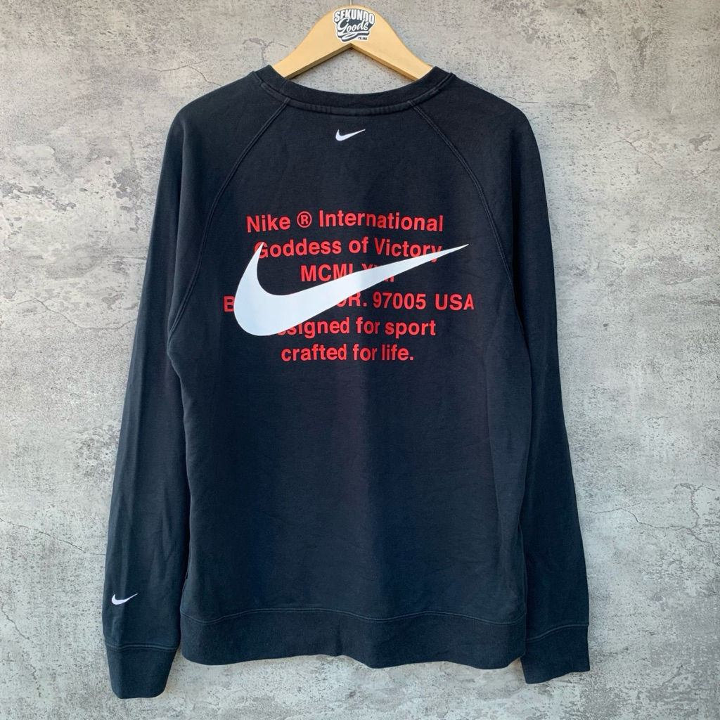 Crewneck Nike International