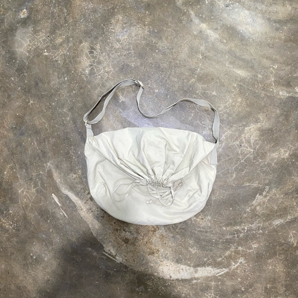 sling bag uniqlo original  second