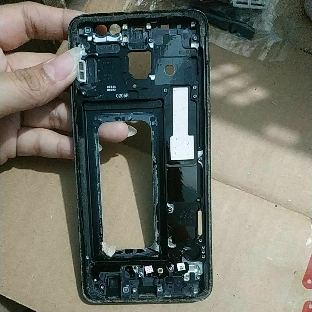 Bazzel bekas Samsung A8 plus A730f tidak ada tombol seperti difoto