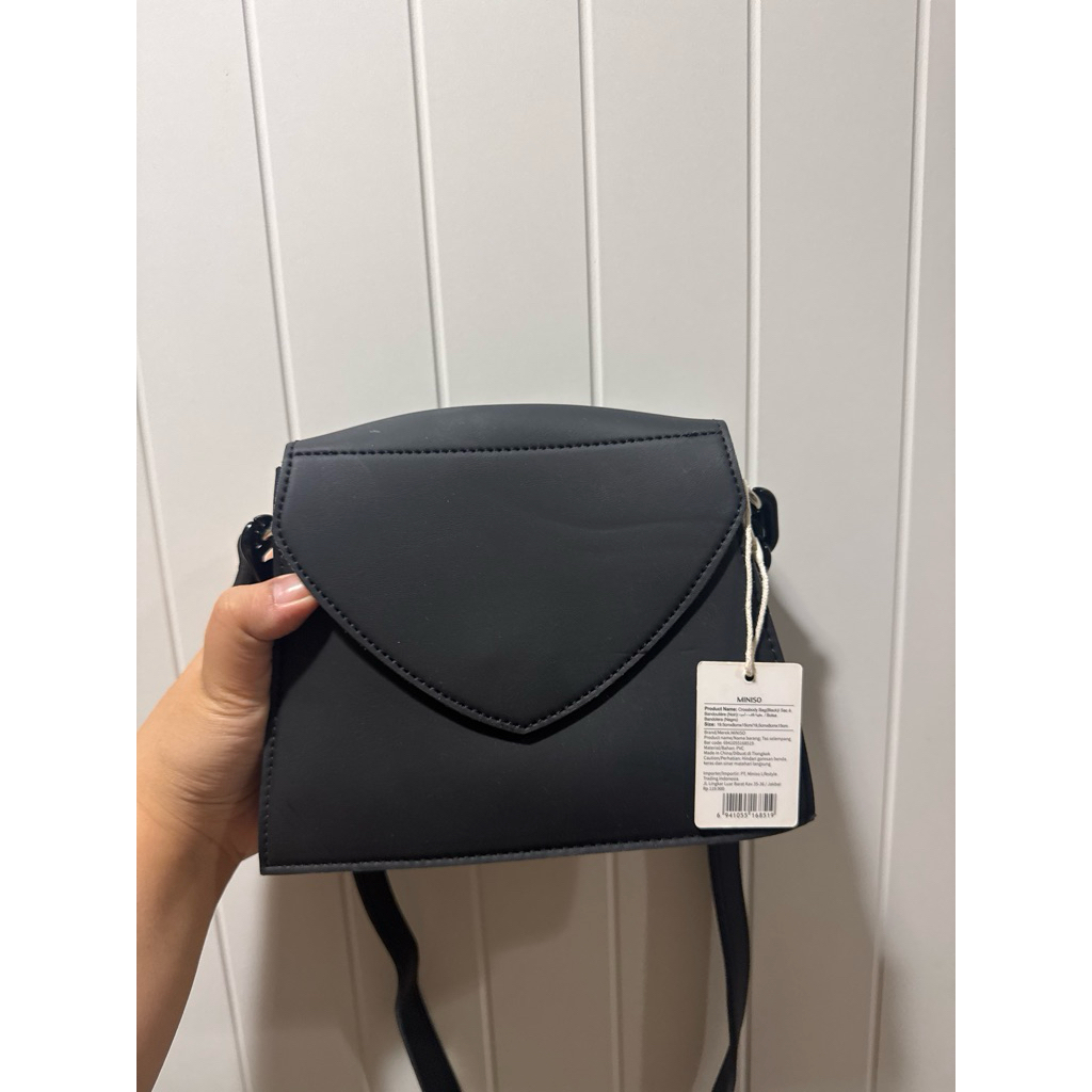 Tas miniso / tas selempang hitam NEW