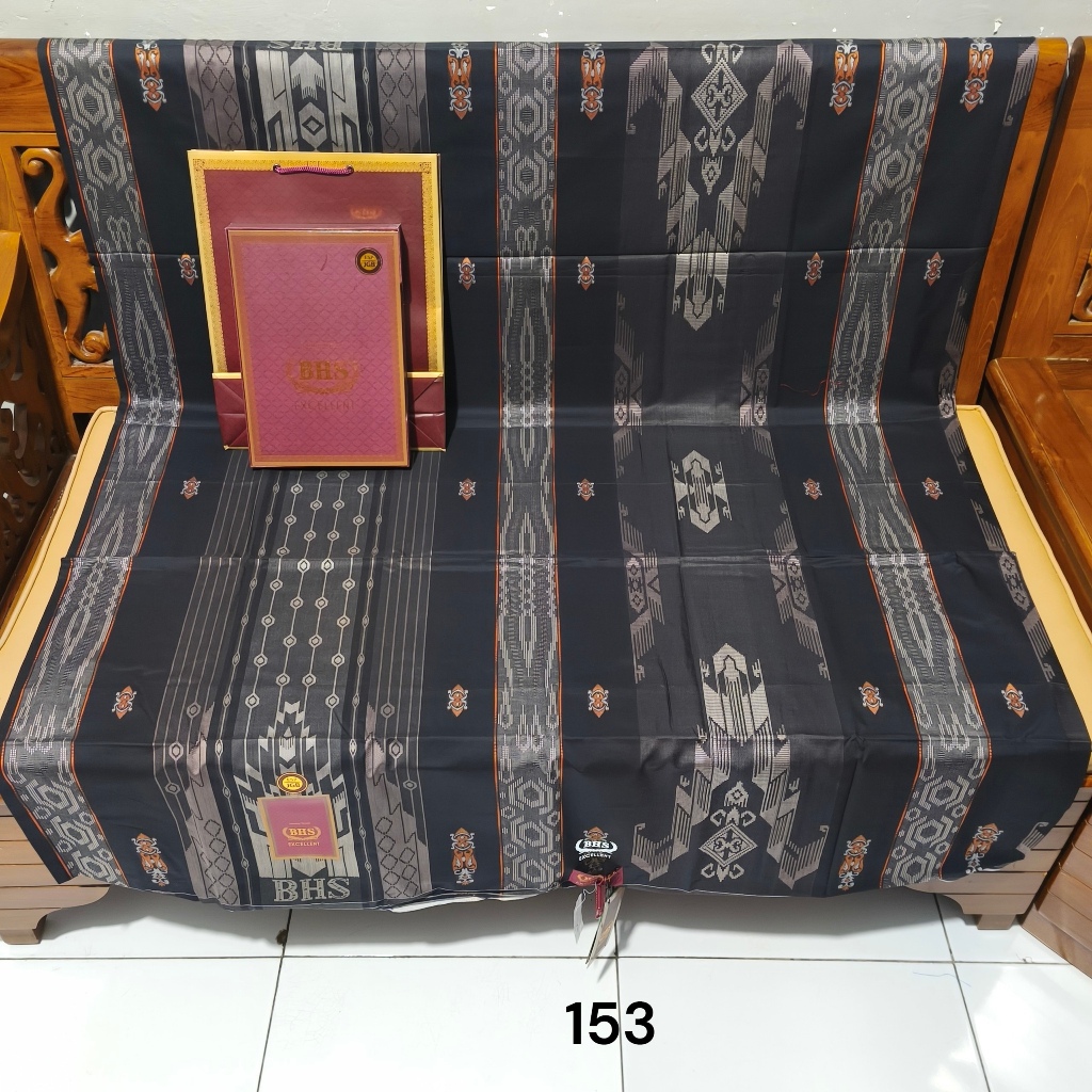 SARUNG BHS EXCELLENT & AVANT GARDE GOLD & SILVER MOTIF JACQUARD