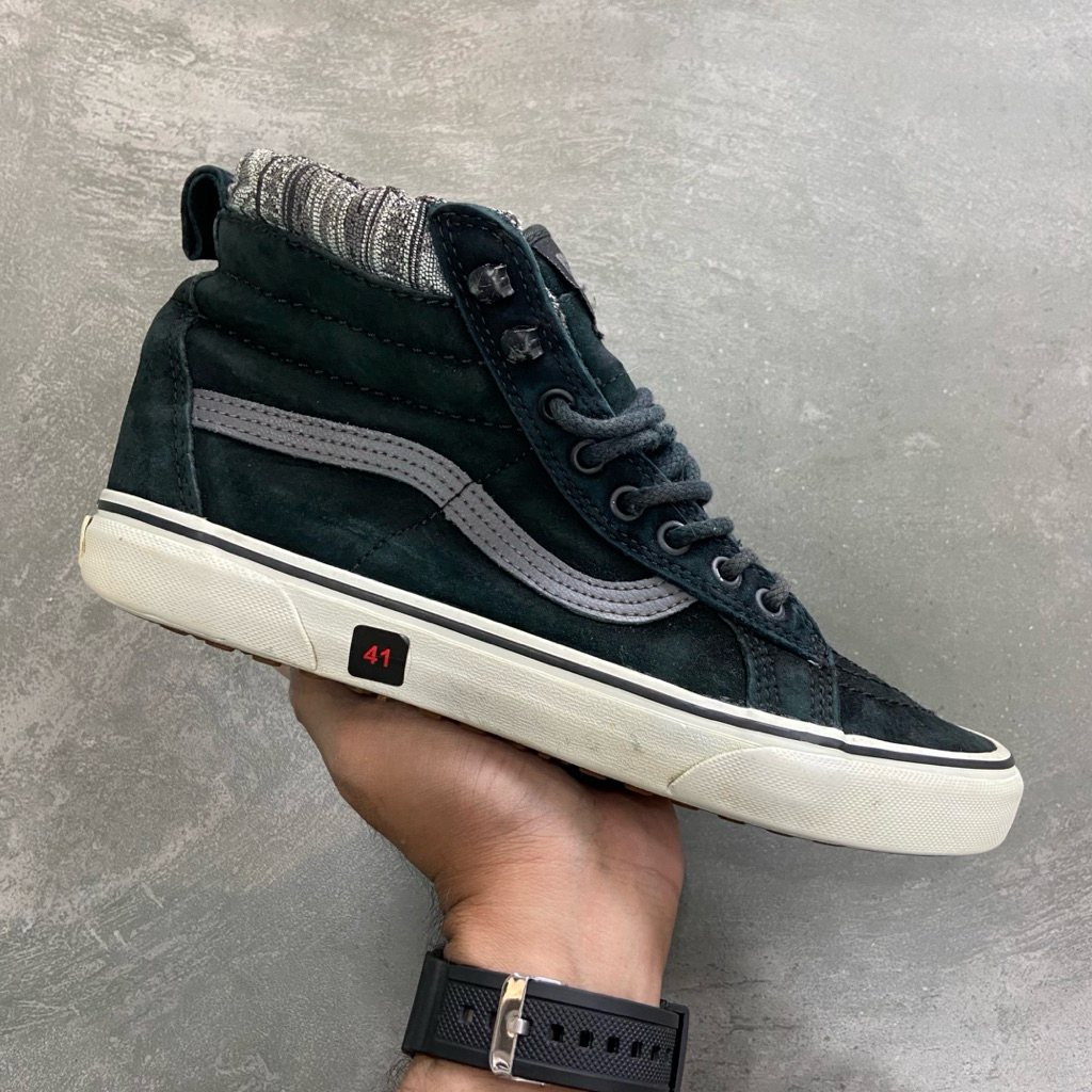 [Size 41] Vans Sk8-Hi MTE-1 in the Black Grey White Second Original. Harga Barunya 2.4 Juta Rupiah