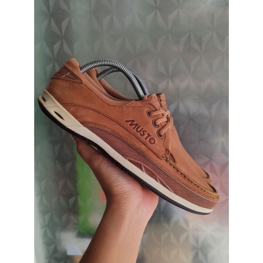 sepatu Clarks SZ 39 second bekas preloved