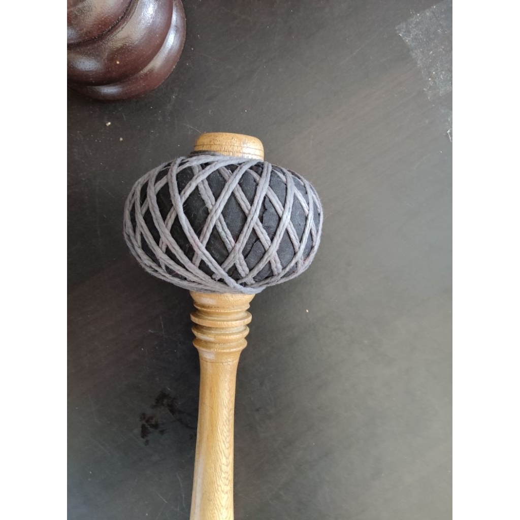 pemukul gong besar