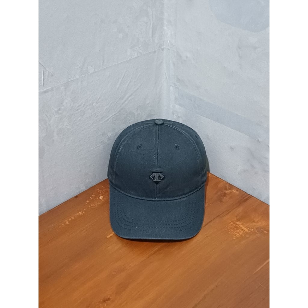 topi DESCENTE second