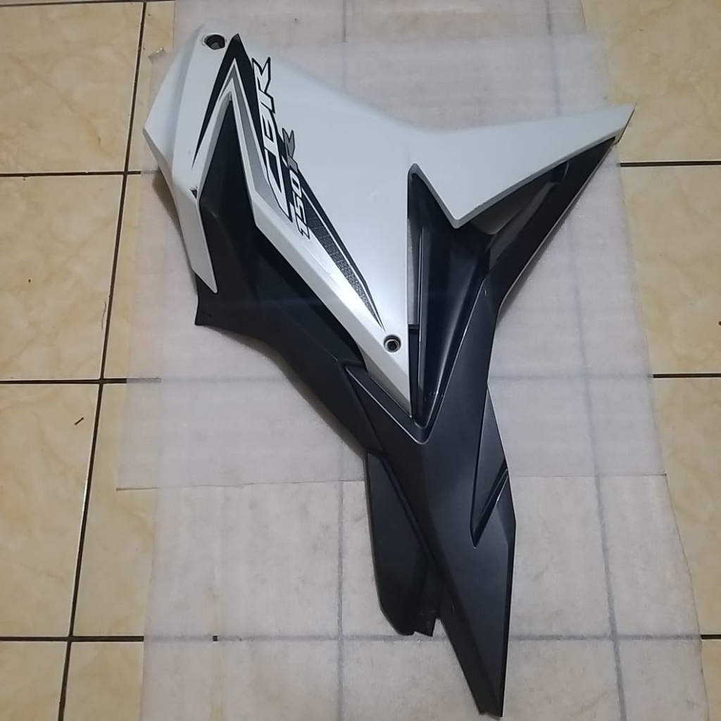 Fairing body CBR150R CBR 150R Facelift K45G K45N Putih Full Set Bagian Kanan Original Copotan