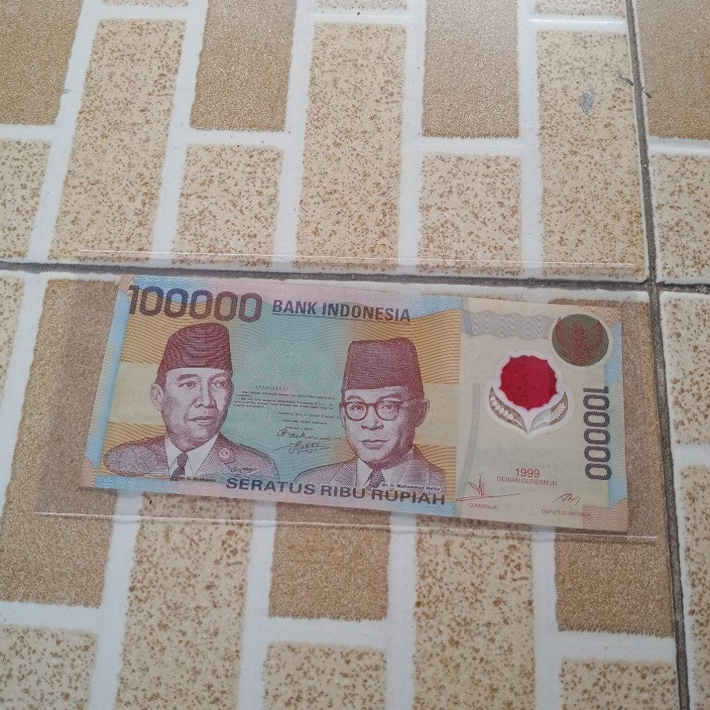 Uang 100 Ribu Polymer Kondisi Seperti baru