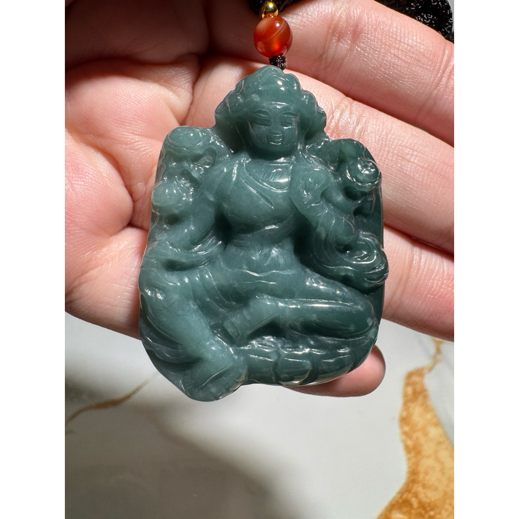 Liontin Giok Blue Water Guan Yin