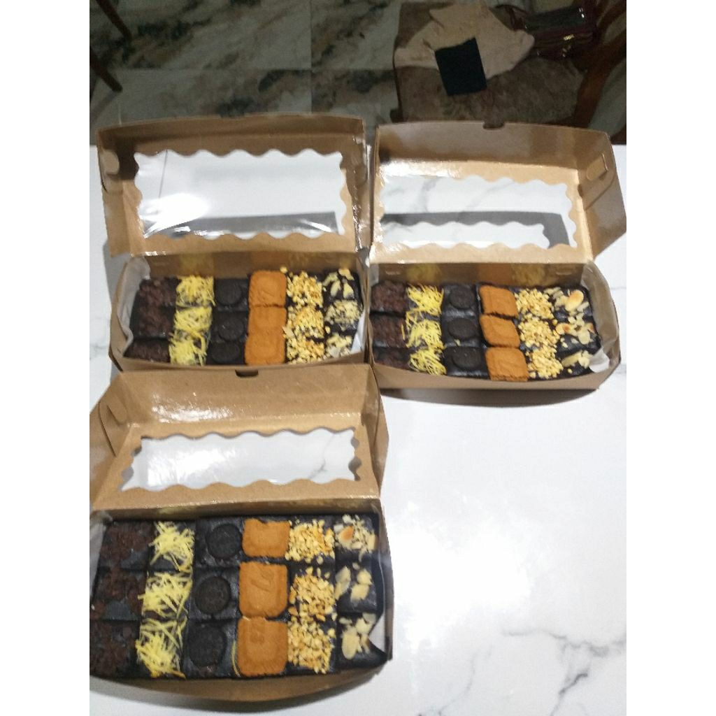 FUDGY BROWNIES MIX 6 TOPPING CUSTOM TULISAN/UCAPAN UKURAN 20X10