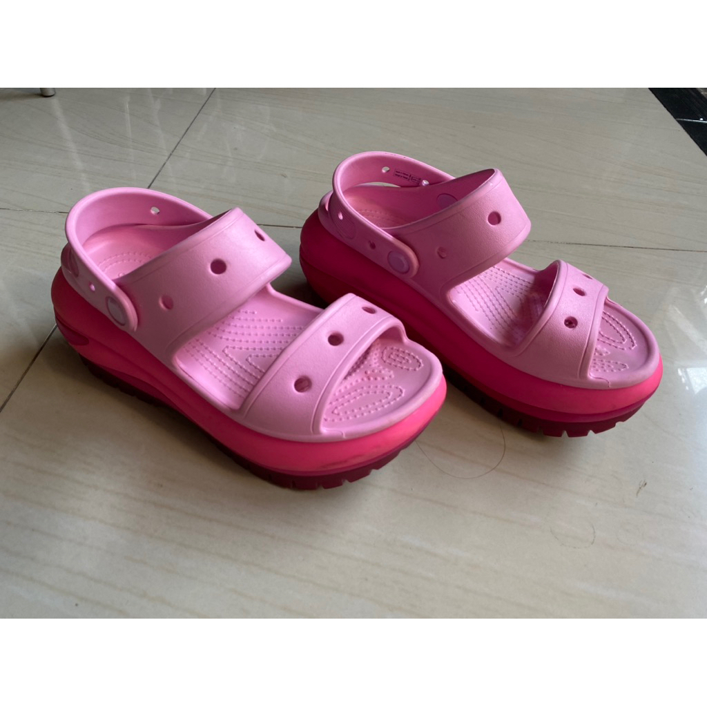 sandal crocs original mega crush preloved - pink