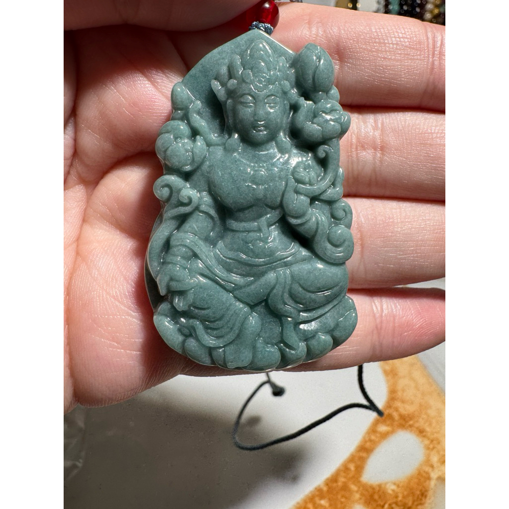 Liontin Giok Blue Water Guan Yin