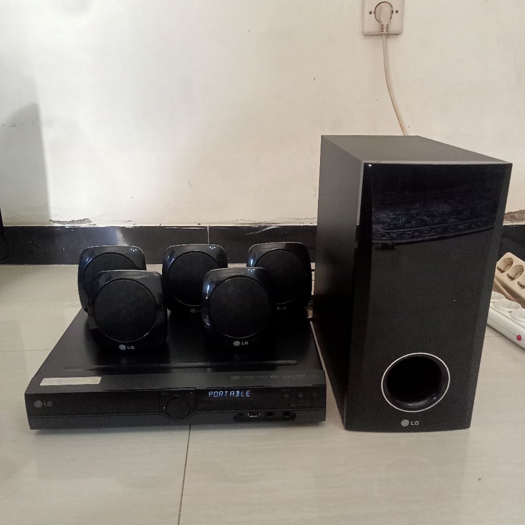 Speaker Home LG Satu Paket Second Like New