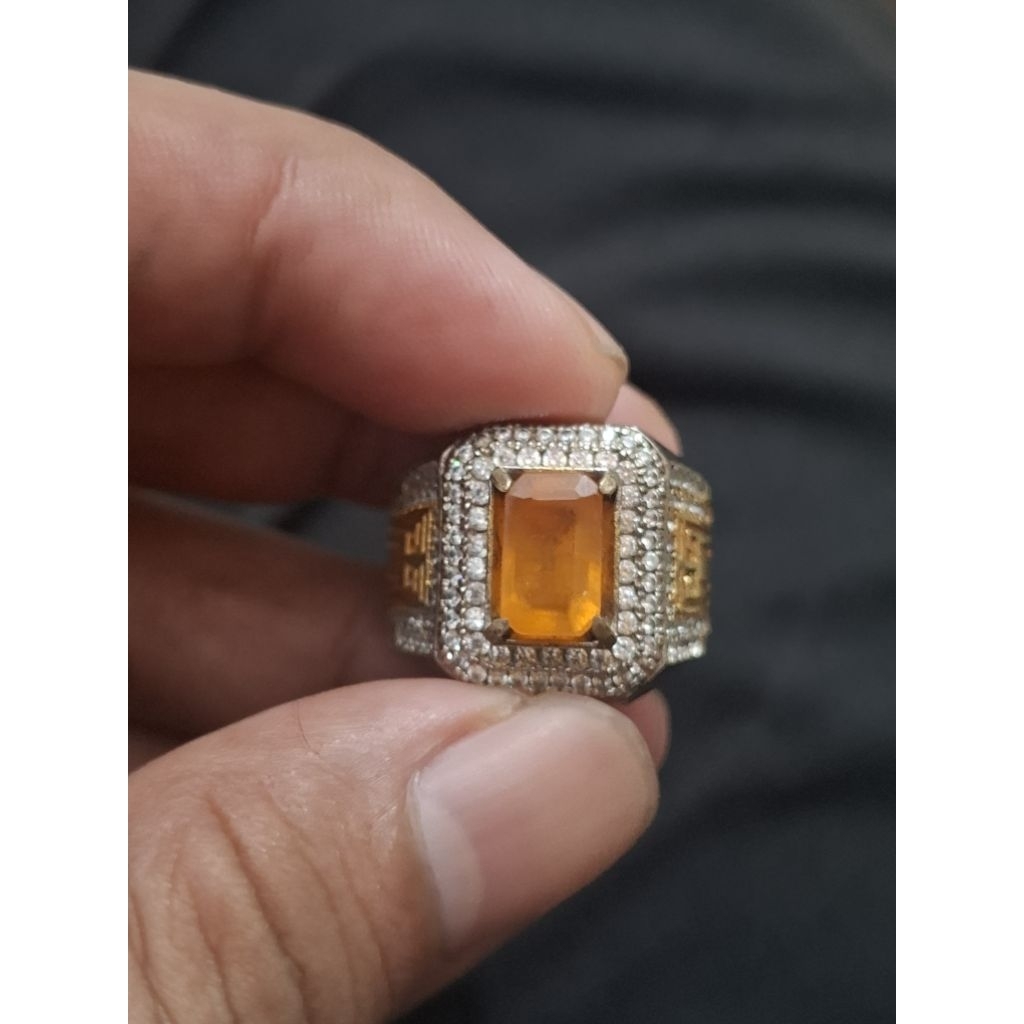 yellow safir