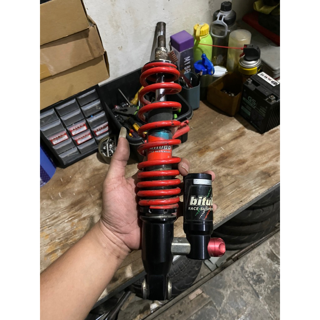 Shockbreaker shock depan vespa matic sprint 3v merk bitubo