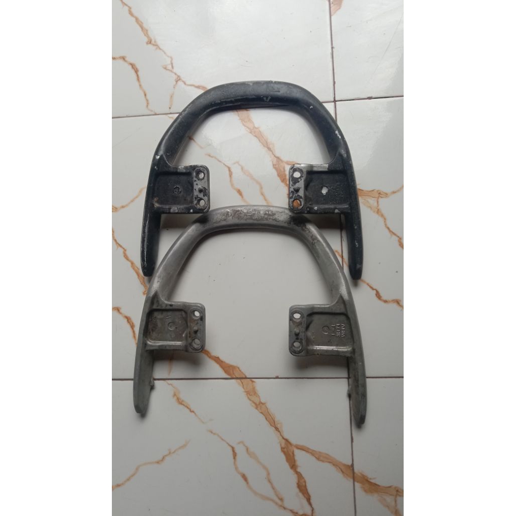 BEHEL BEGEL PLANGER BAGASI BELAKANG HONDA MEGAPRO PRIMUS BEHEL MEGAPRO PRIMUS ORI COPOTAN